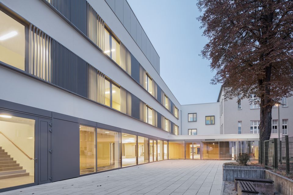 Einstein-Gymnasium Neuenhagen, Bild 3